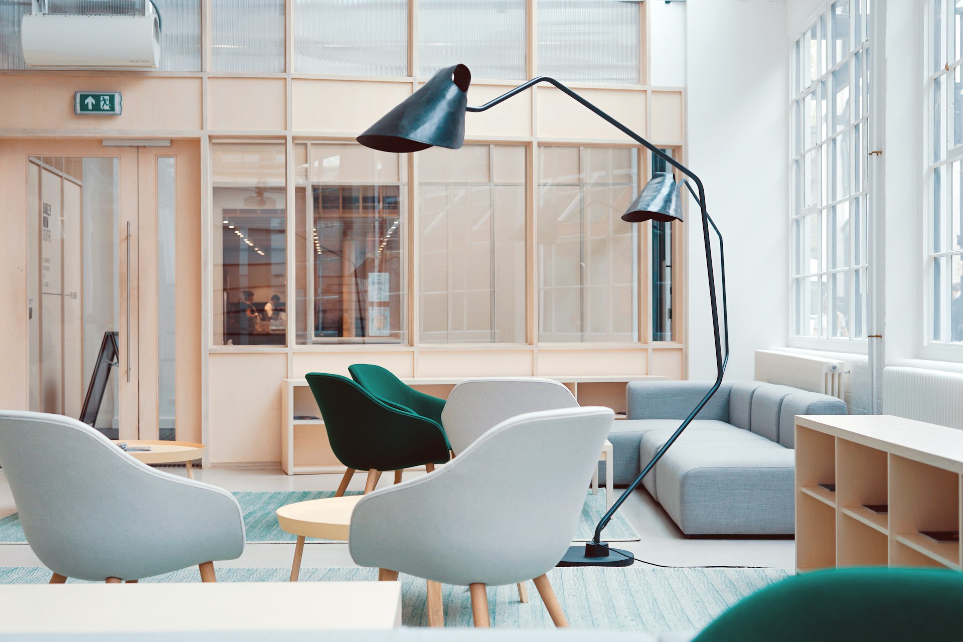Espace d'accompagnement — un bureau chaleureux et professionnel